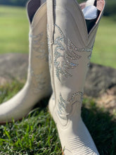 Rhinestone Embroidered Snip Toe Mid Heel Cowgirl Boots For Bride